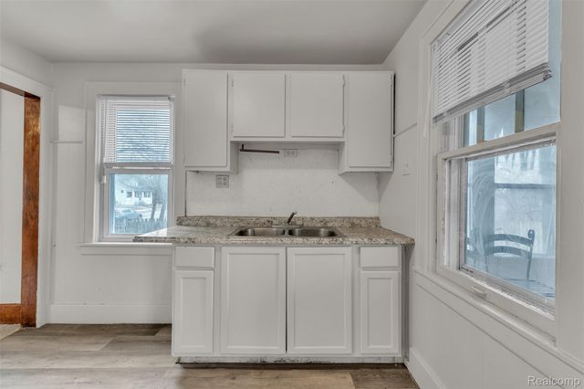 4877 Maynard Street, Detroit, MI 48215