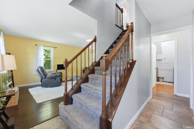 6236 Chaucer Court, South Bend, IN 46614