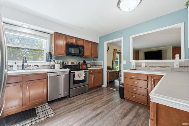 6236 Chaucer Court, South Bend, IN 46614