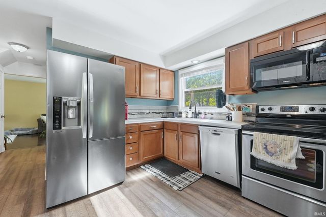 6236 Chaucer Court, South Bend, IN 46614