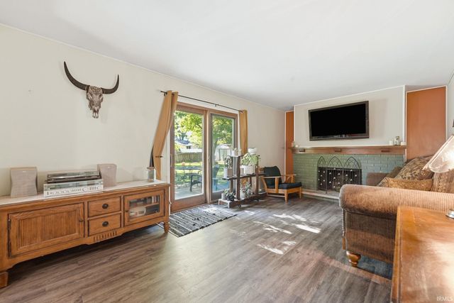 6236 Chaucer Court, South Bend, IN 46614