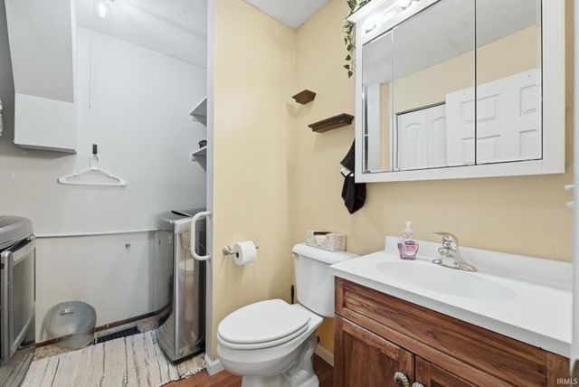 6236 Chaucer Court, South Bend, IN 46614