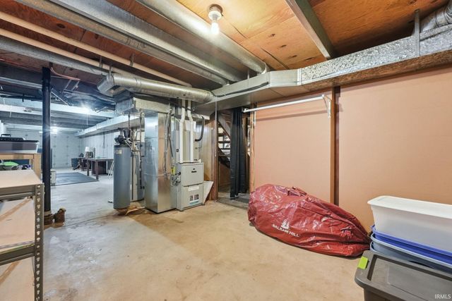 6236 Chaucer Court, South Bend, IN 46614