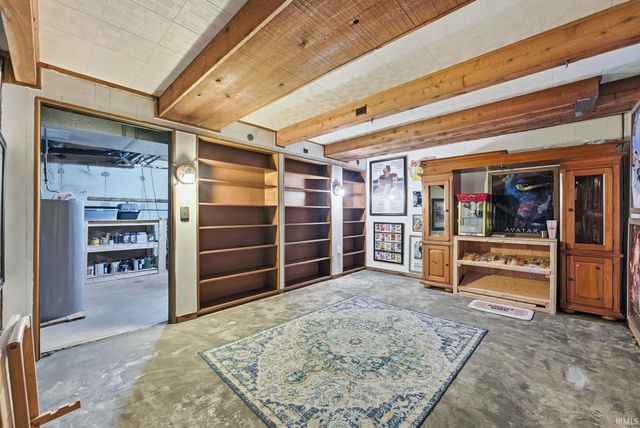 6236 Chaucer Court, South Bend, IN 46614