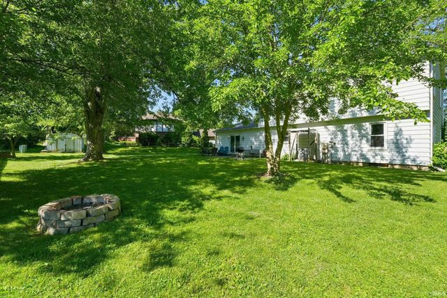 6236 Chaucer Court, South Bend, IN 46614
