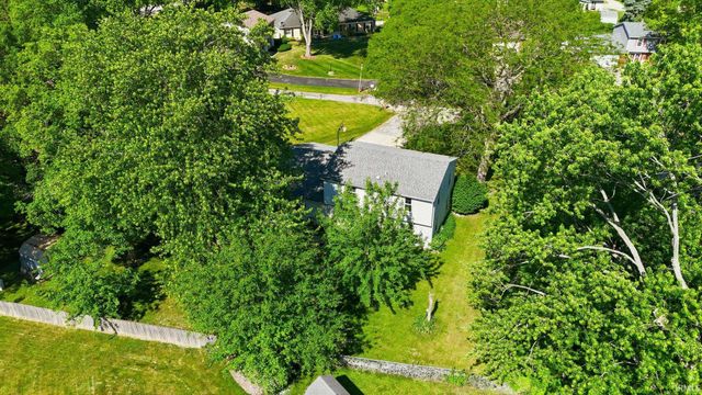 6236 Chaucer Court, South Bend, IN 46614