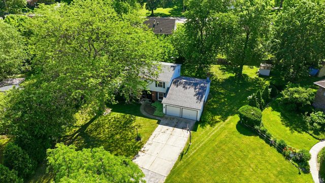 6236 Chaucer Court, South Bend, IN 46614