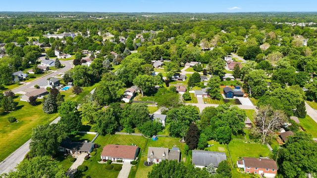 6236 Chaucer Court, South Bend, IN 46614