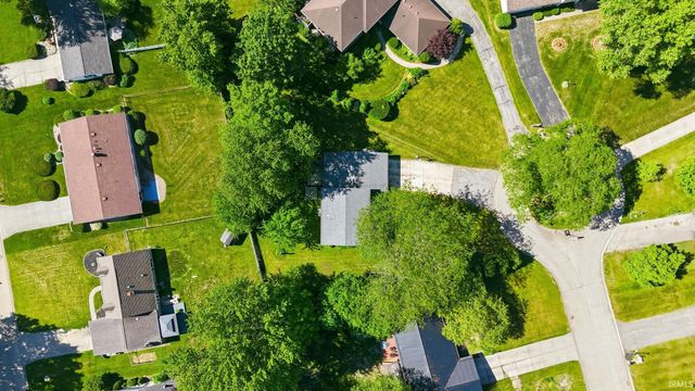6236 Chaucer Court, South Bend, IN 46614
