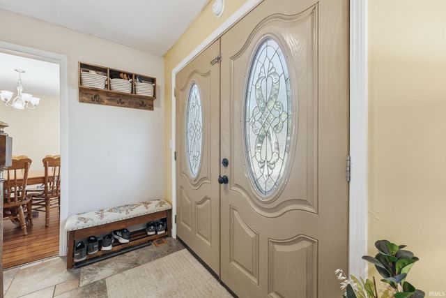 6236 Chaucer Court, South Bend, IN 46614