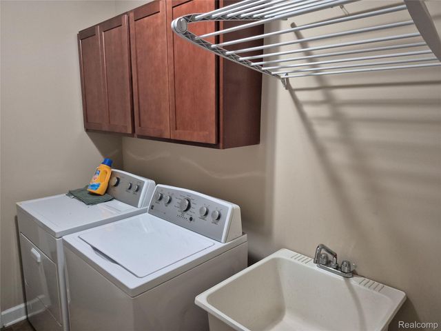 4976 W Stonegate Circle, Orion Charter Township, MI 48359