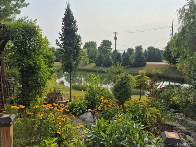 4976 W Stonegate Circle, Orion Charter Township, MI 48359