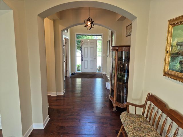 4976 W Stonegate Circle, Orion Charter Township, MI 48359