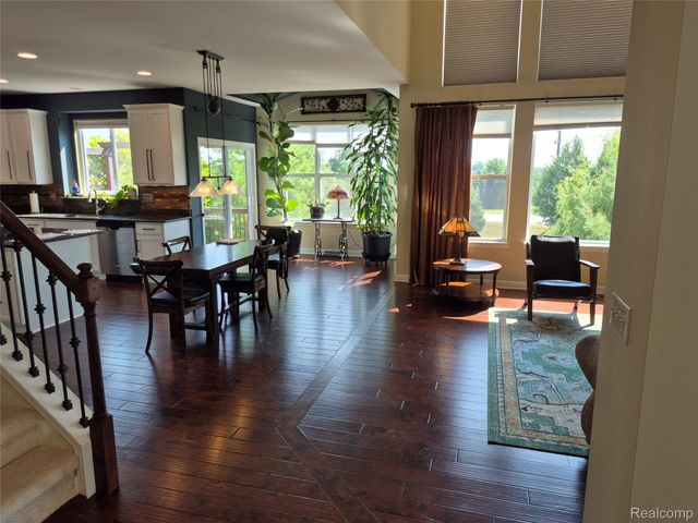 4976 W Stonegate Circle, Orion Charter Township, MI 48359