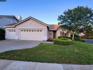 977 Chamomile Ln, Brentwood, CA 94513