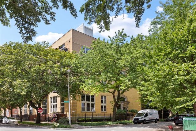 3900 N Claremont Avenue 103, Chicago, IL 60618