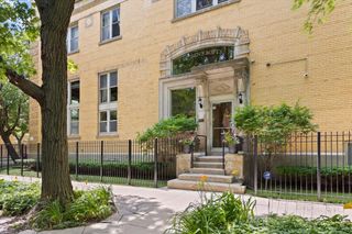 3900 N Claremont Avenue 103, Chicago, IL 60618