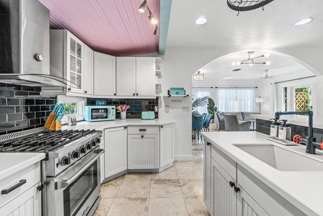 1911 Parker Avenue, West Palm Beach, FL 33401