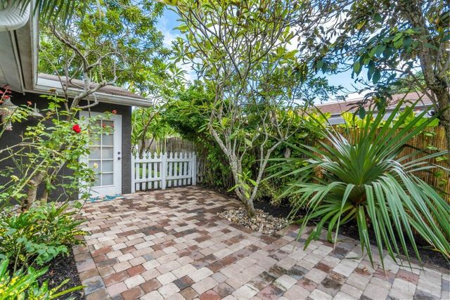 1911 Parker Avenue, West Palm Beach, FL 33401