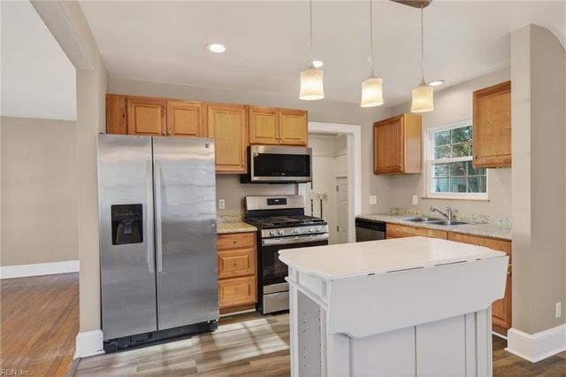 145 W Ocean AVE, Norfolk, VA 23503