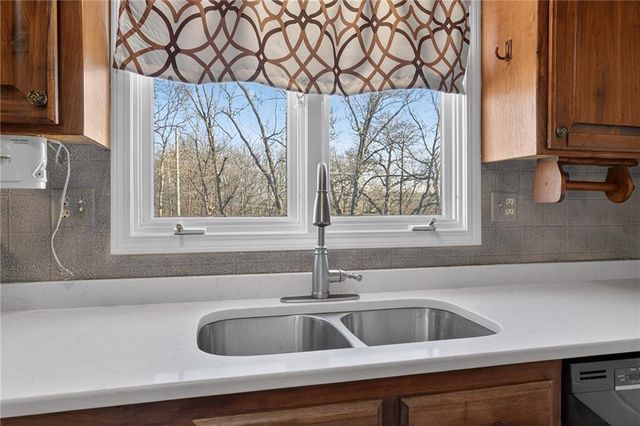 12326 Pinehurst Drive, Kansas City, KS 66109