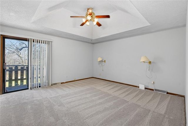 12326 Pinehurst Drive, Kansas City, KS 66109