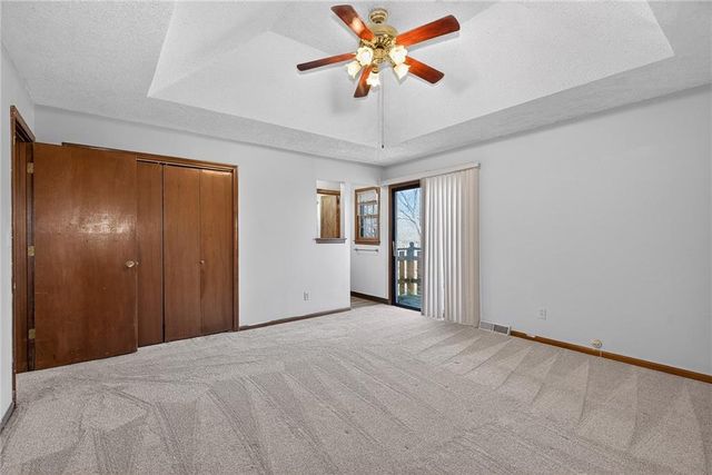 12326 Pinehurst Drive, Kansas City, KS 66109