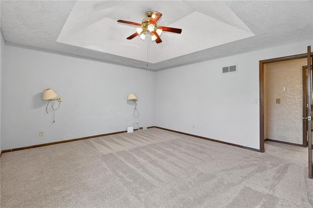 12326 Pinehurst Drive, Kansas City, KS 66109