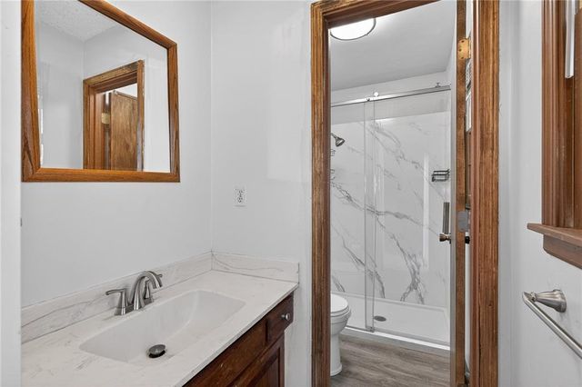 12326 Pinehurst Drive, Kansas City, KS 66109