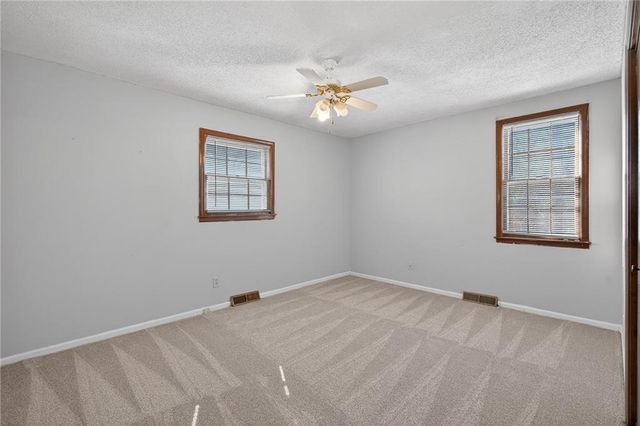 12326 Pinehurst Drive, Kansas City, KS 66109