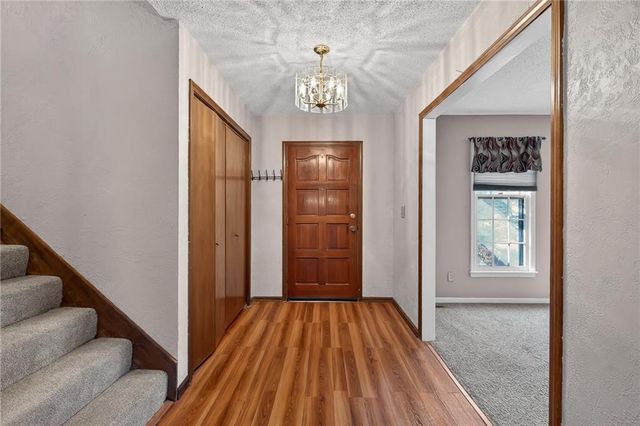 12326 Pinehurst Drive, Kansas City, KS 66109