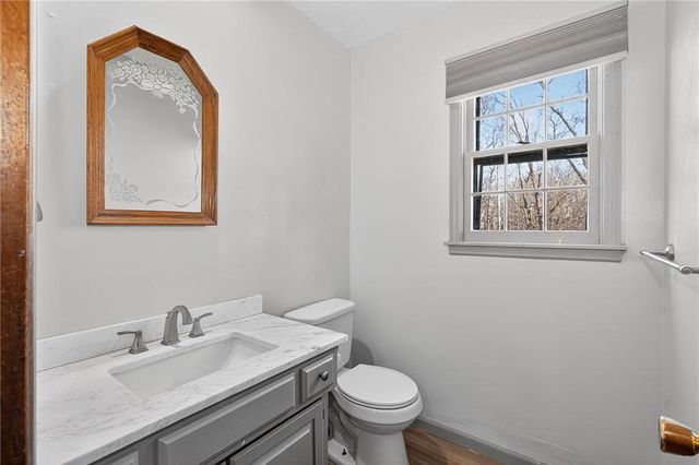 12326 Pinehurst Drive, Kansas City, KS 66109