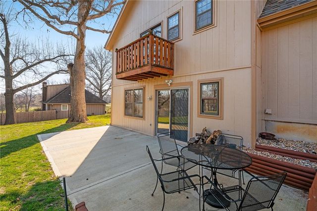 12326 Pinehurst Drive, Kansas City, KS 66109