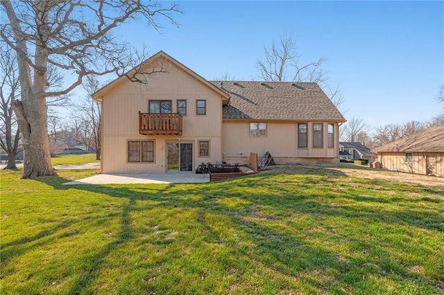 12326 Pinehurst Drive, Kansas City, KS 66109