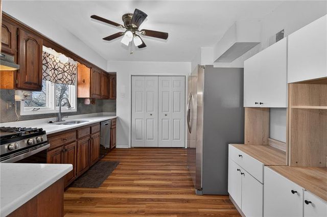 12326 Pinehurst Drive, Kansas City, KS 66109