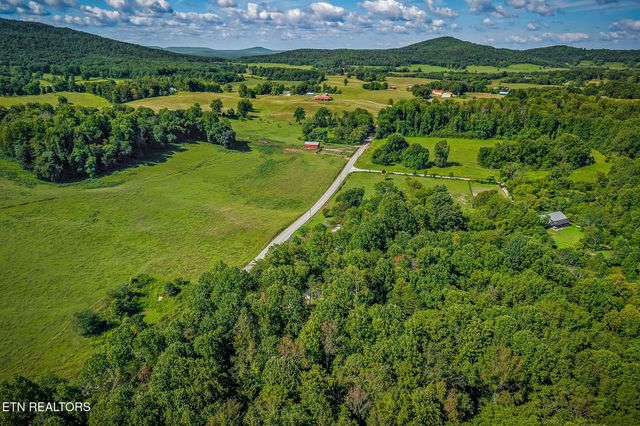 3247 Moodyville Rd, Byrdstown, TN 38549