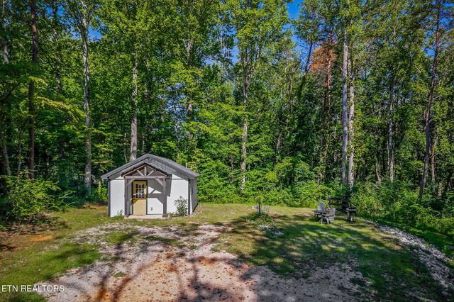 3247 Moodyville Rd, Byrdstown, TN 38549