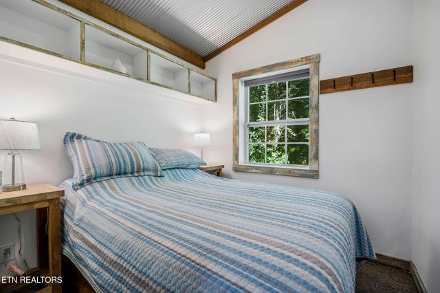 3247 Moodyville Rd, Byrdstown, TN 38549