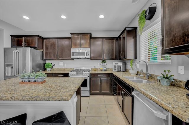 8083 Mosaic Sunrise Lane, Las Vegas, NV 89166