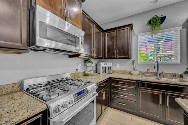 8083 Mosaic Sunrise Lane, Las Vegas, NV 89166