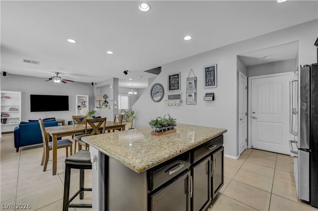 8083 Mosaic Sunrise Lane, Las Vegas, NV 89166