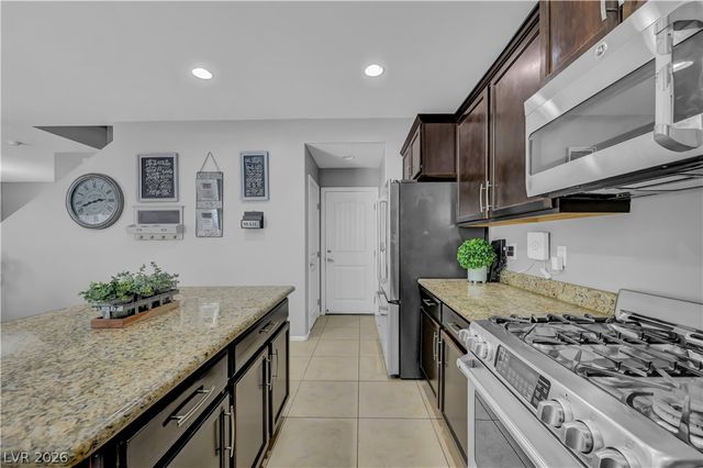 8083 Mosaic Sunrise Lane, Las Vegas, NV 89166