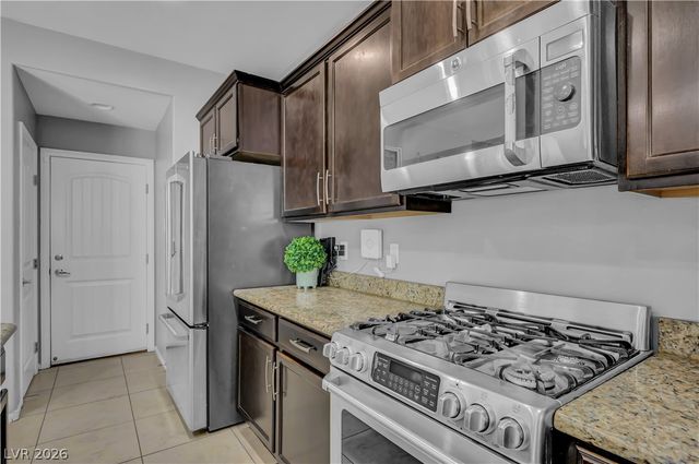 8083 Mosaic Sunrise Lane, Las Vegas, NV 89166