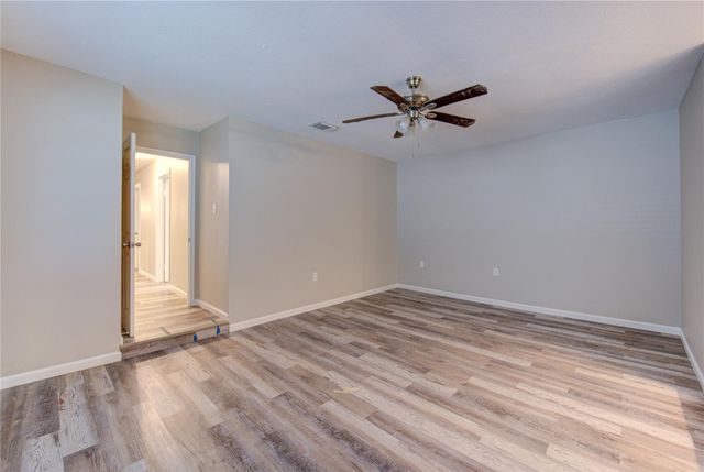 6430 Pirtlewood Circle, Houston, TX 77088