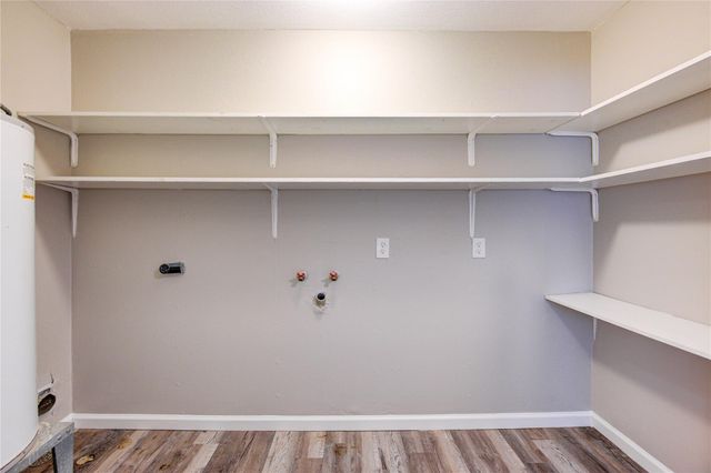 6430 Pirtlewood Circle, Houston, TX 77088