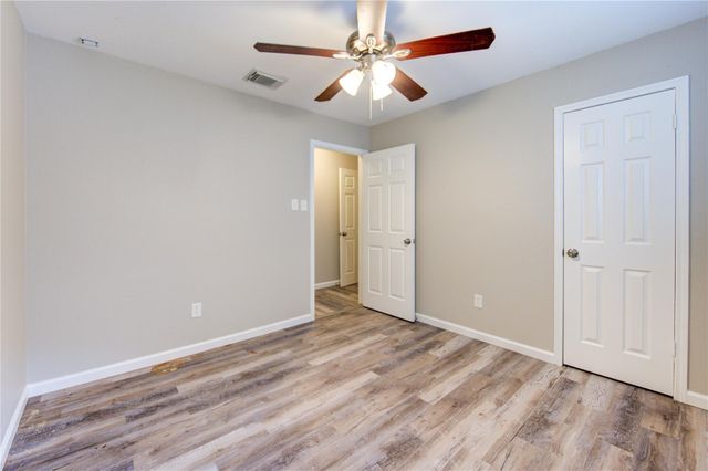 6430 Pirtlewood Circle, Houston, TX 77088