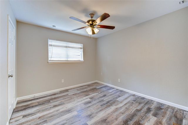 6430 Pirtlewood Circle, Houston, TX 77088