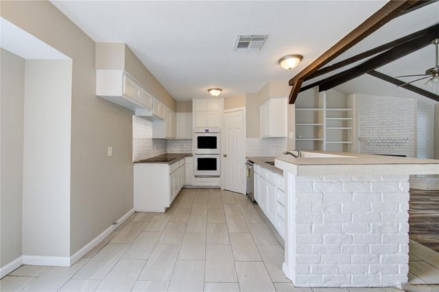 6430 Pirtlewood Circle, Houston, TX 77088