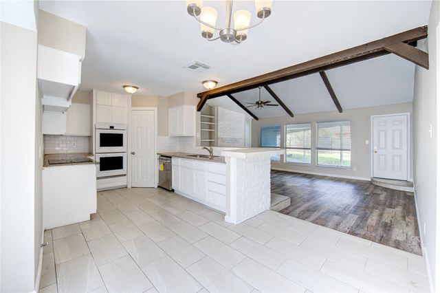 6430 Pirtlewood Circle, Houston, TX 77088