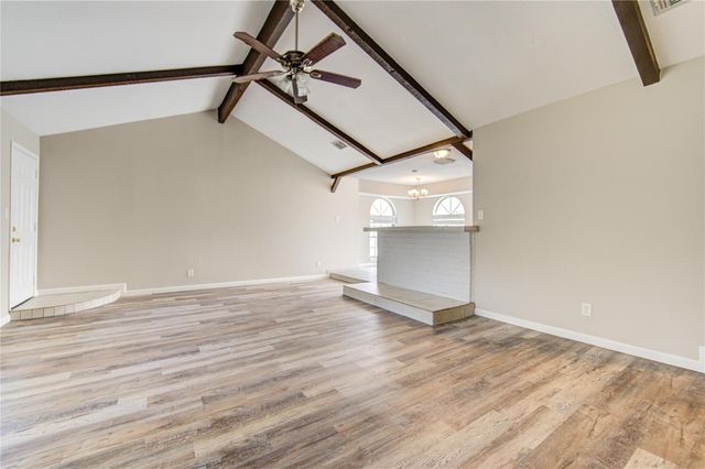 6430 Pirtlewood Circle, Houston, TX 77088